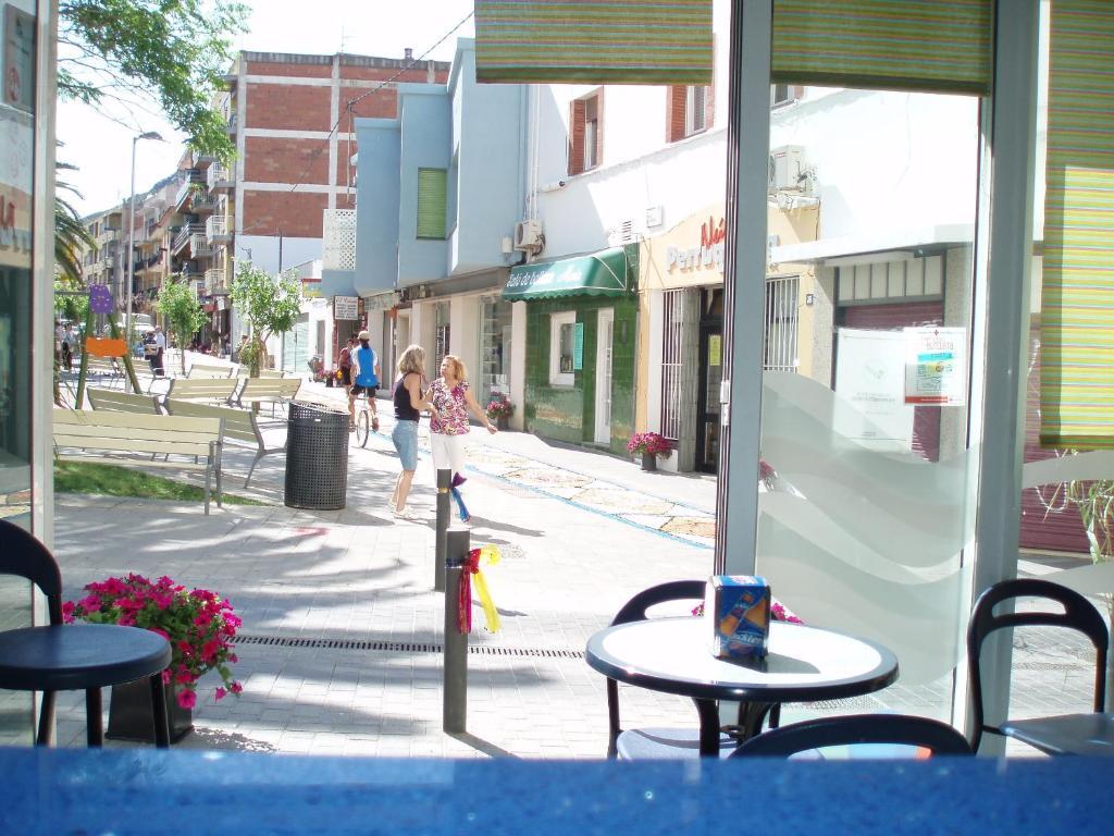 Hostal Puig Rom Rosas Exterior foto