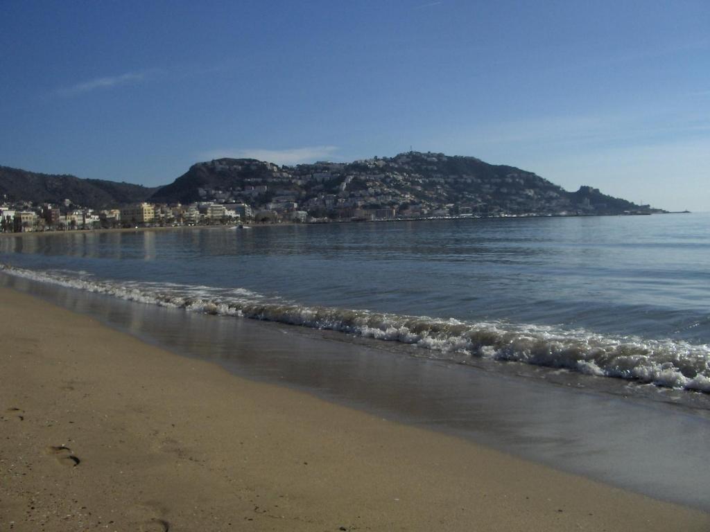 Hostal Puig Rom Rosas Exterior foto