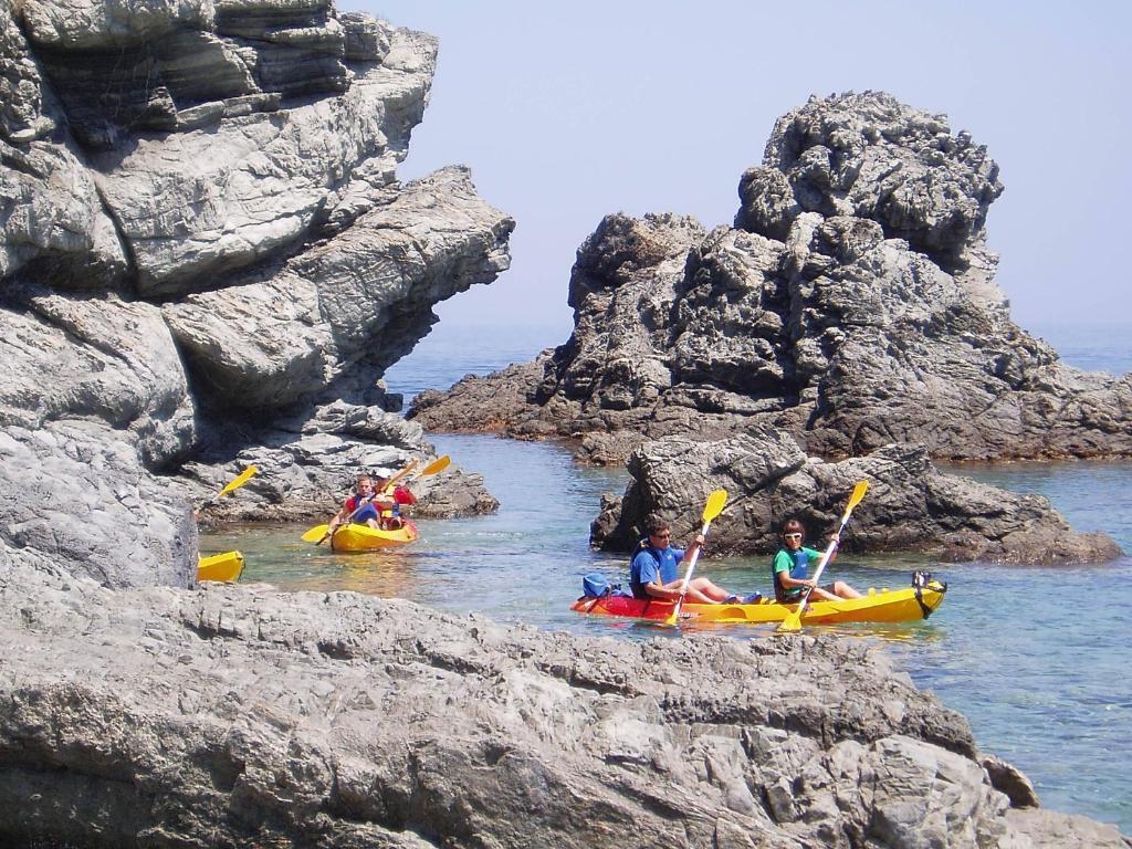 Hostal Puig Rom Rosas Exterior foto