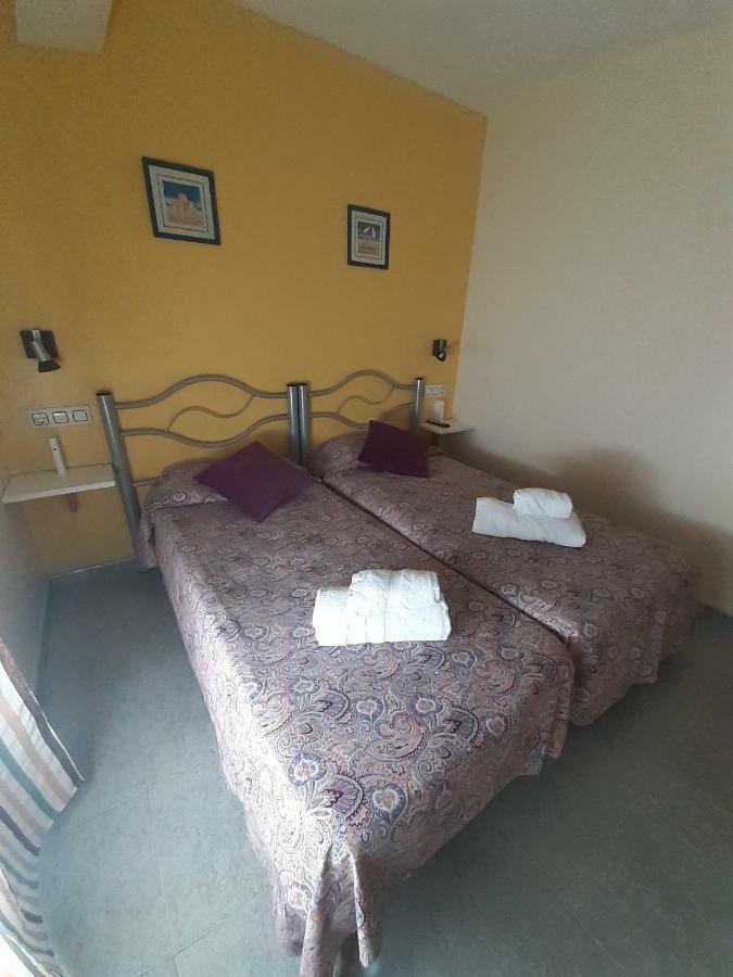Hostal Puig Rom Rosas Exterior foto