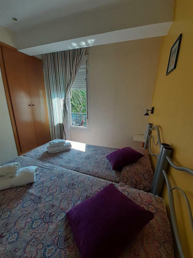 Hostal Puig Rom Rosas Exterior foto